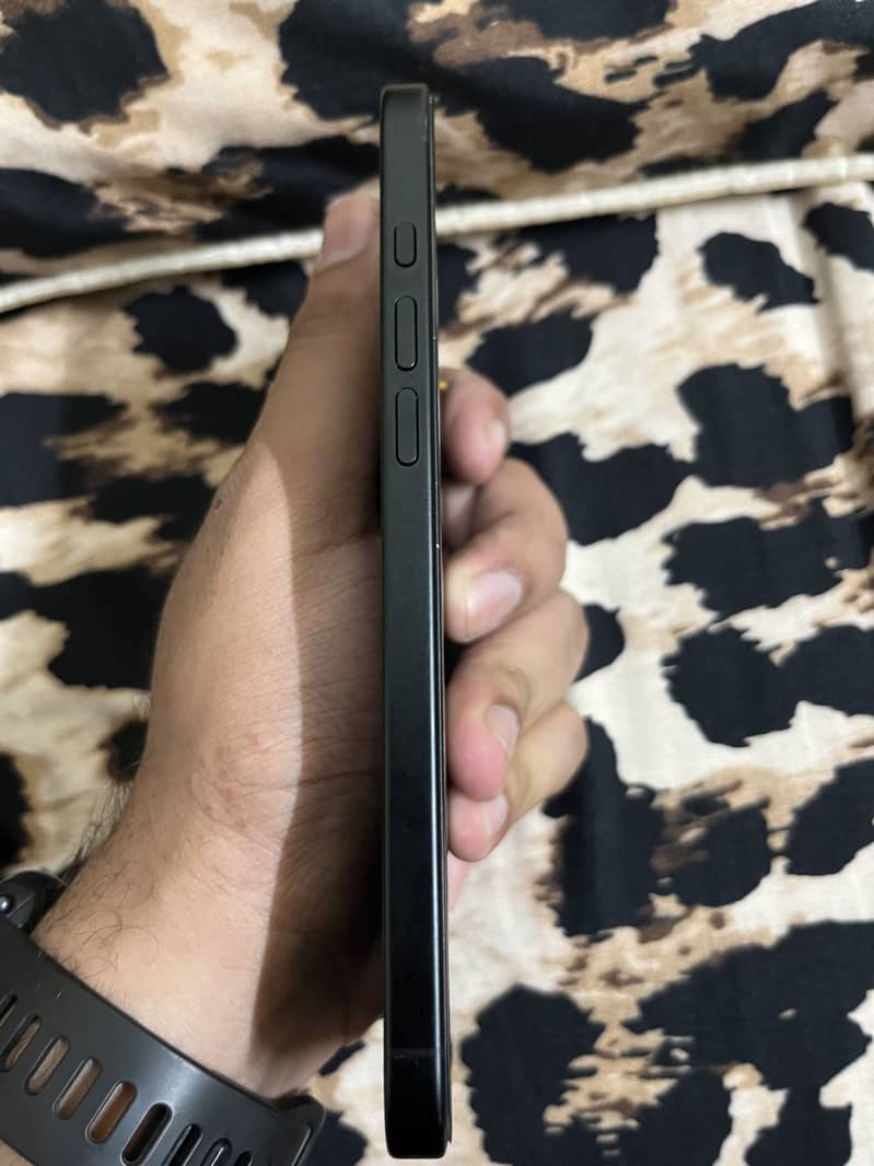 Apple iPhone 16 Plus 5