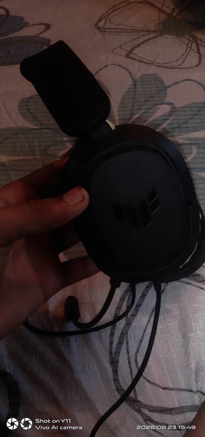 ASUS tuff gaming headphones