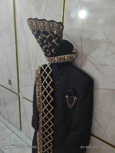 Black & Gold Designer Sherwani for Men | 1 Day Used | Shawl Included