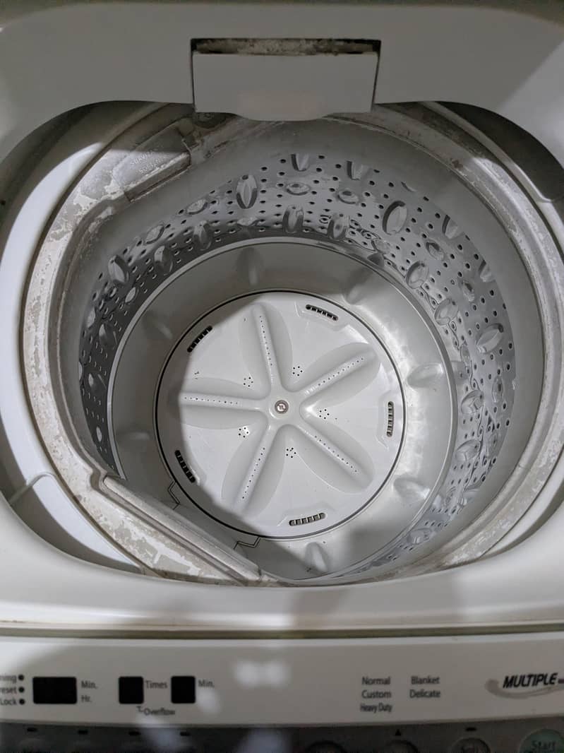Dawlance automatic washing machine 3