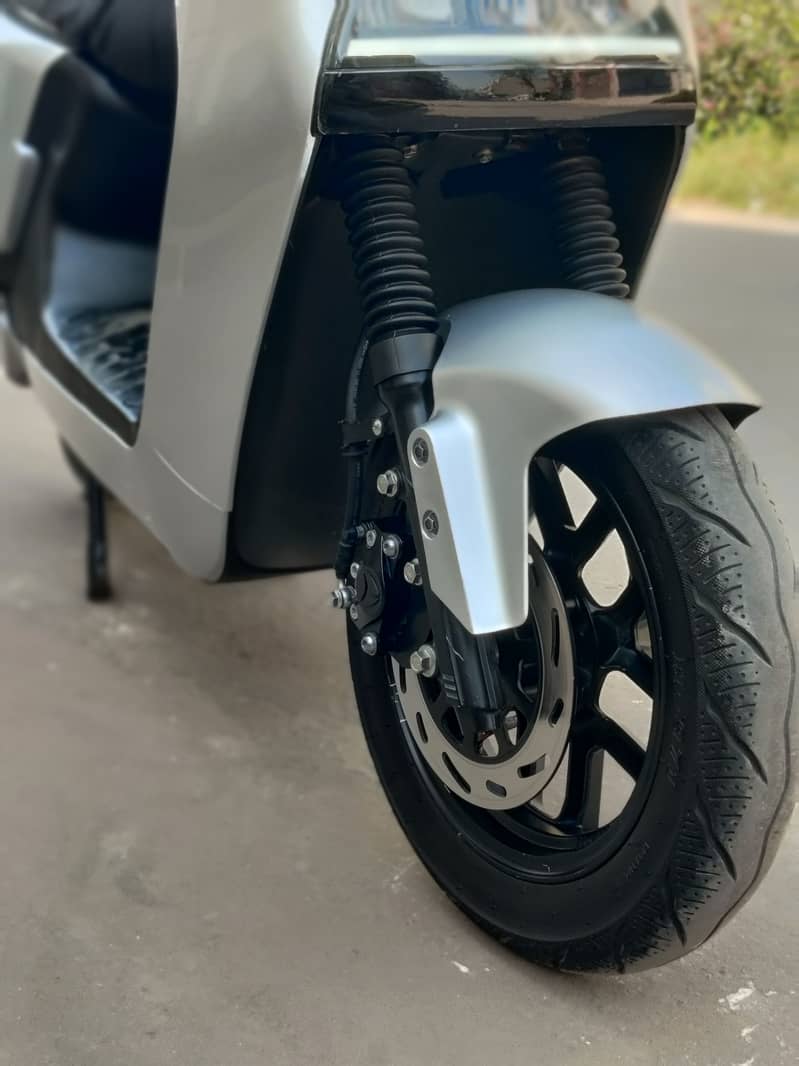 Yadea G5 5