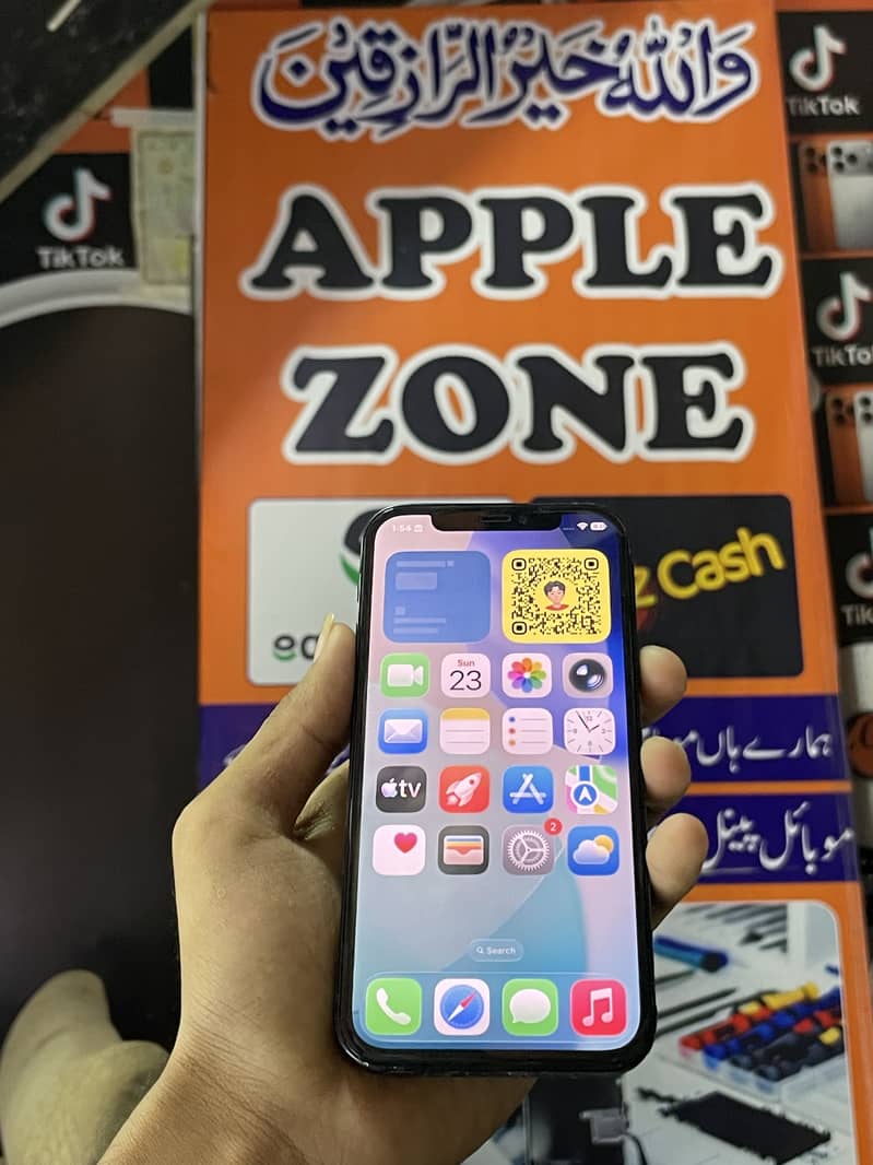 Apple iPhone 12 FU 1