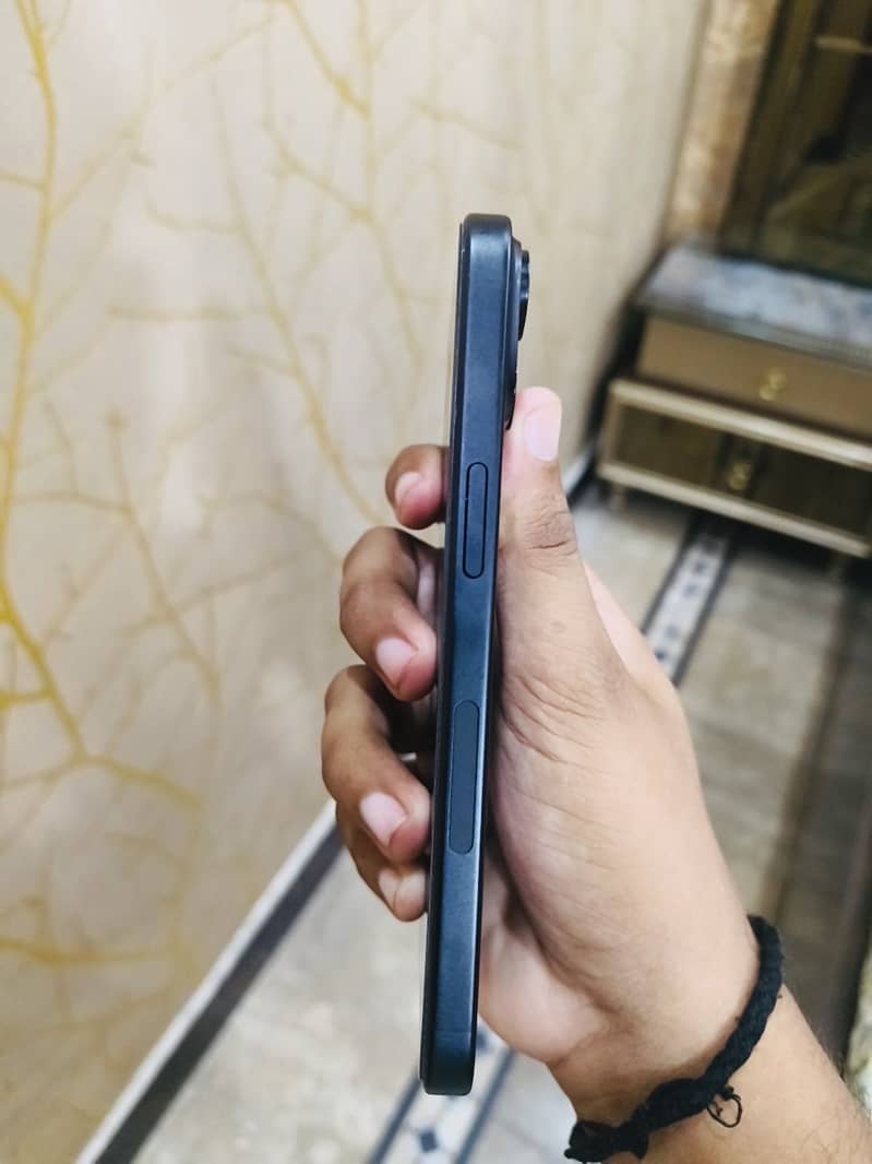 Apple iPhone 15 3