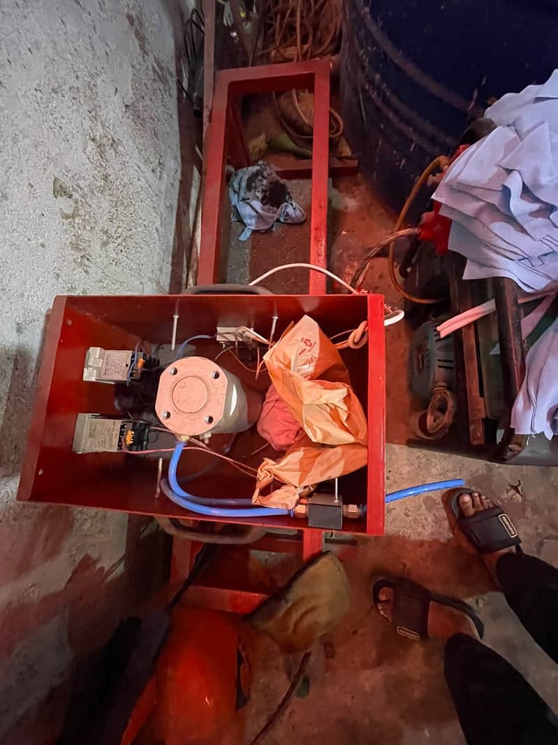 Automatic Press machine available 1