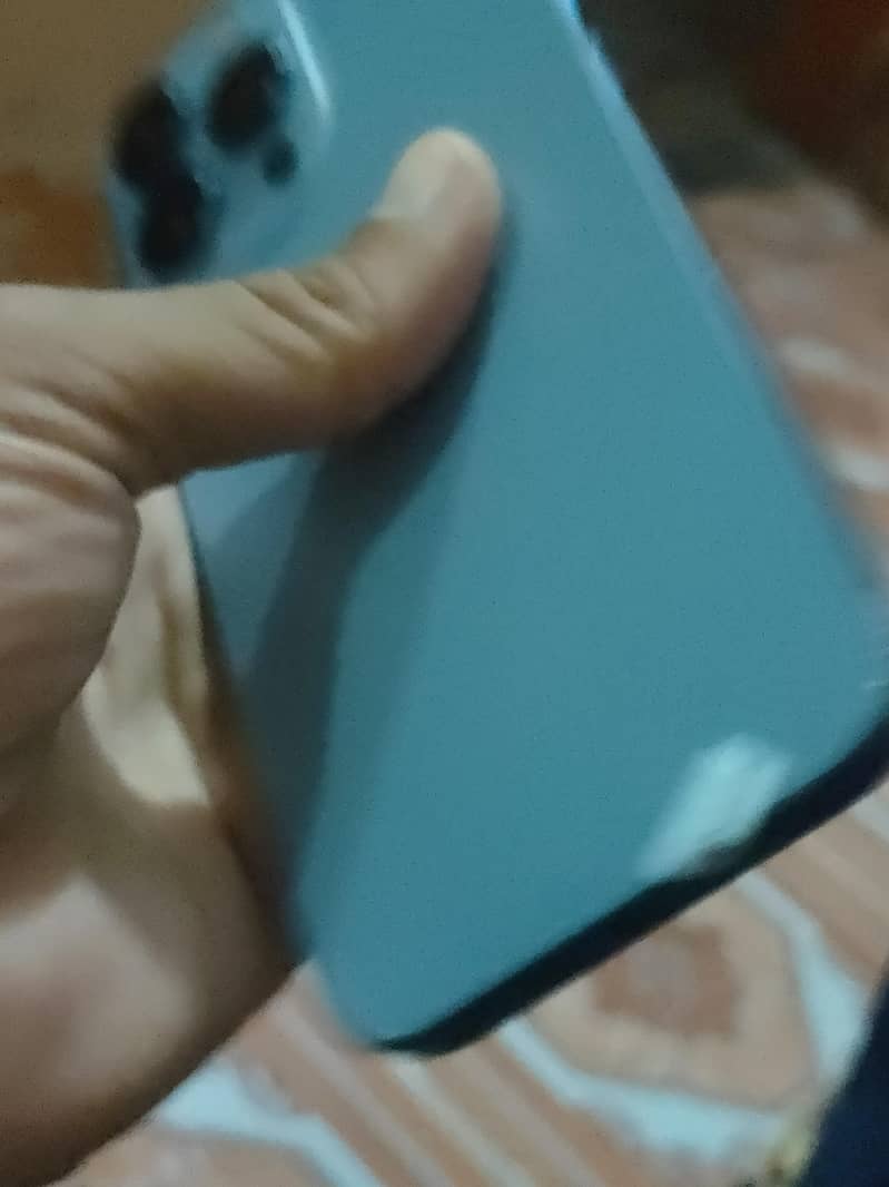 Apple iPhone 13 Pro 2
