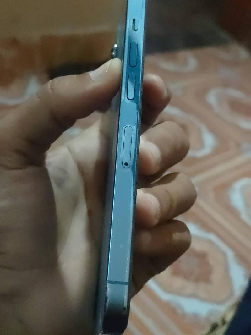 Apple iPhone 13 Pro 3