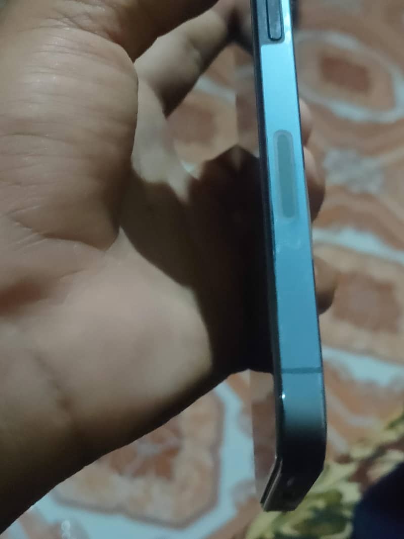 Apple iPhone 13 Pro 4