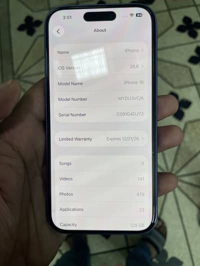 Apple iPhone 16
