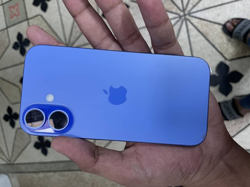 Apple iPhone 16 1