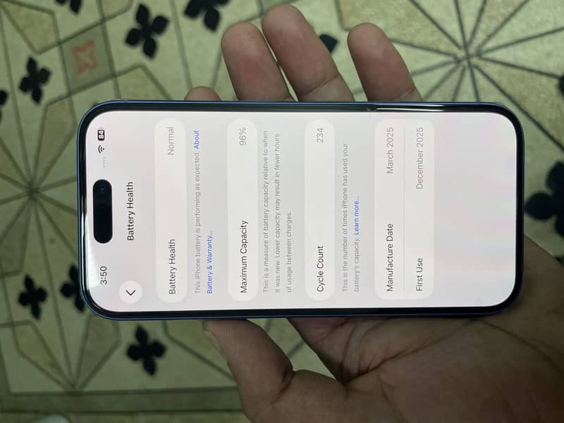 Apple iPhone 16 2
