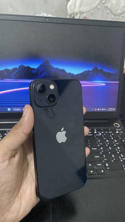Apple iPhone 13