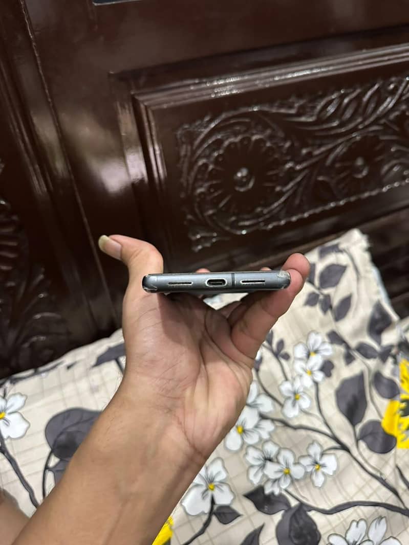 Google Pixel 7 4