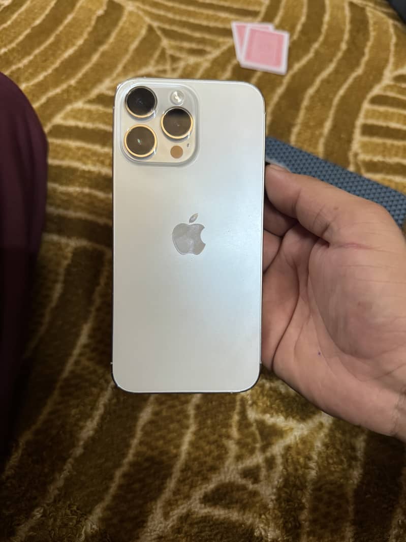Apple iPhone 14 Pro Max 0