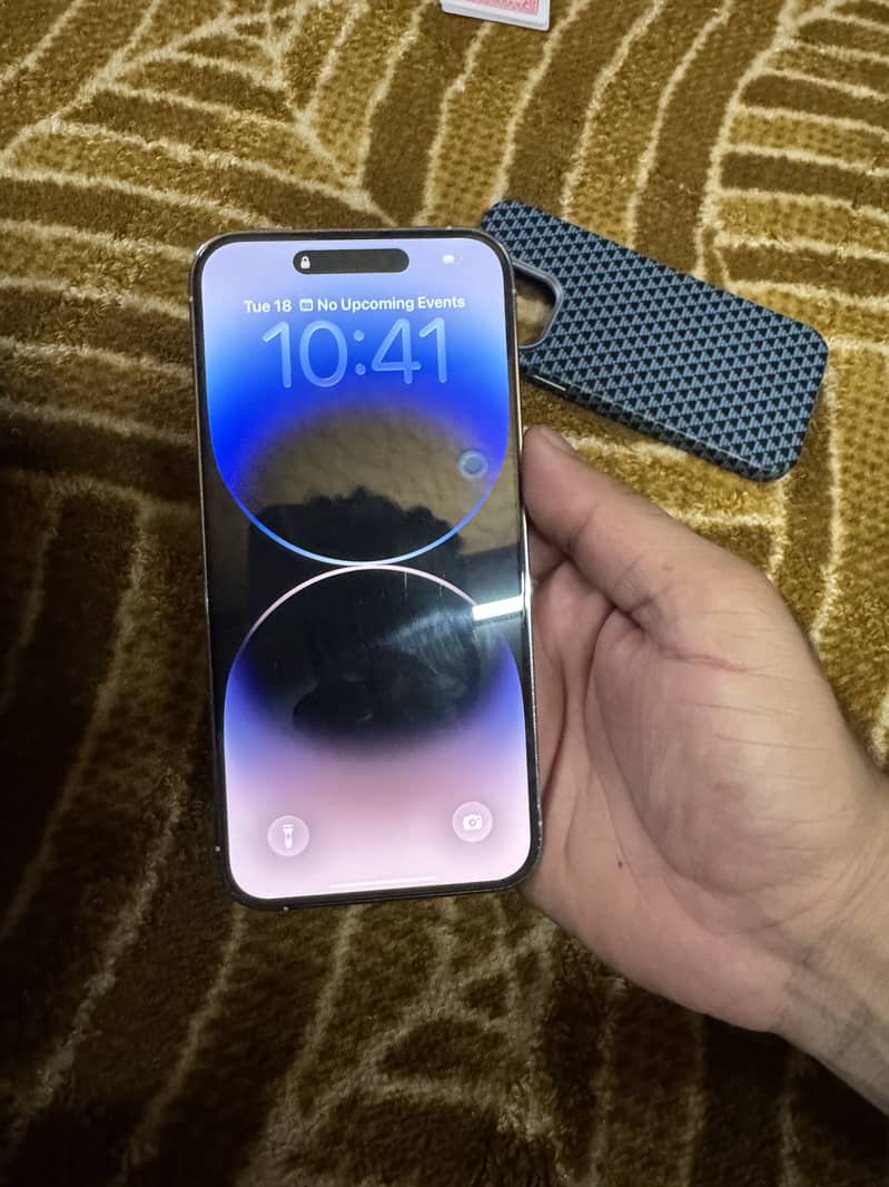 Apple iPhone 14 Pro Max 1