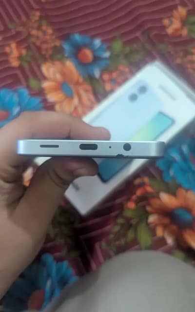 Samsung Mobile A06