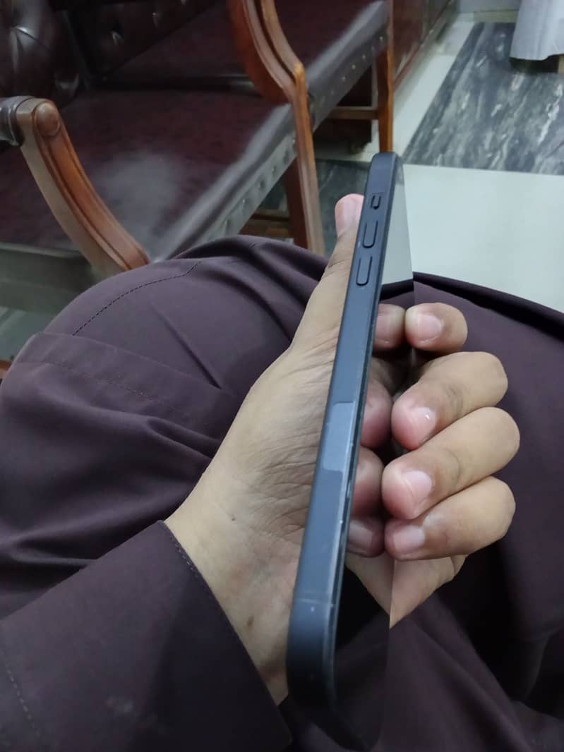 Apple iPhone 15 plus exchange possible 9