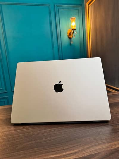macbook m1 pro 16inch | m1 pro chip | 32gb | 1tb ssd
