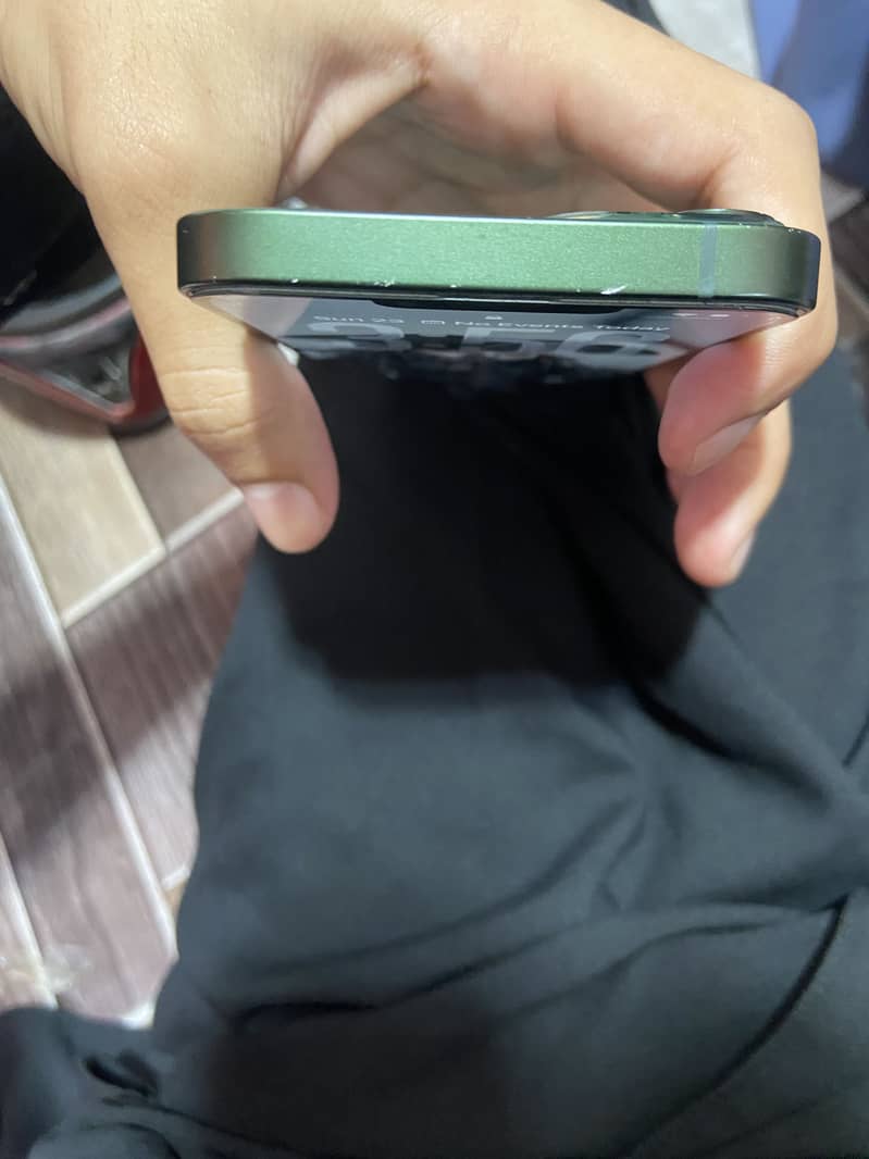 Apple iPhone 13 1