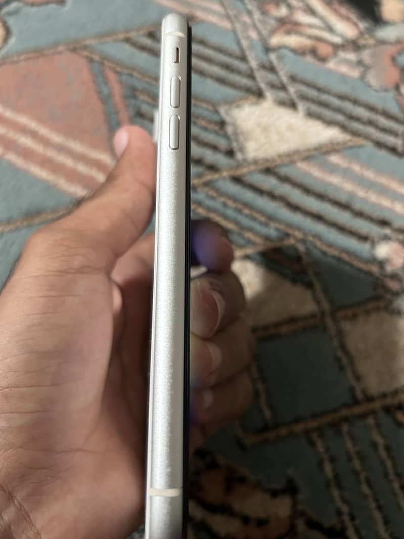 IPhone 11 0