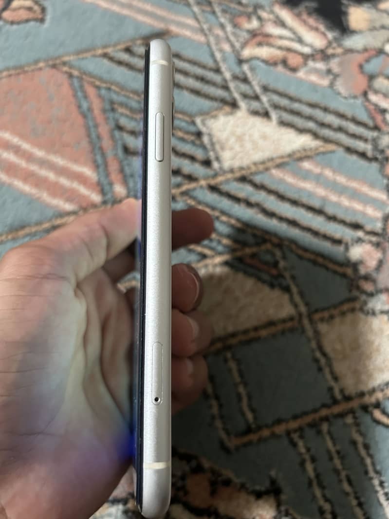 IPhone 11 3