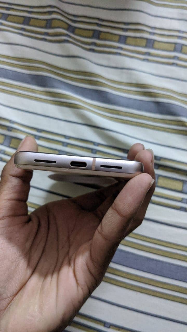 Google Pixel 8 6