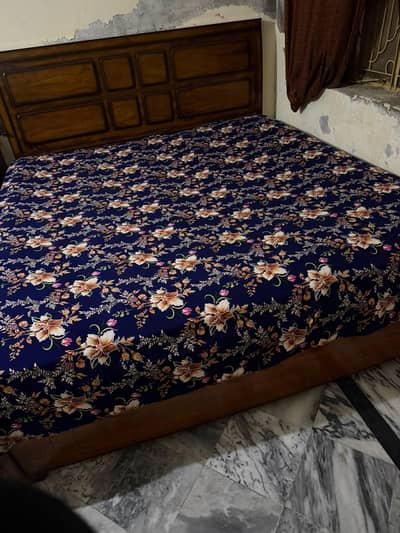 good condition bed for sale