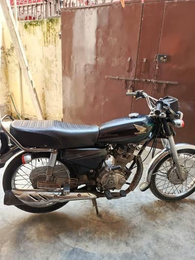 honda 125 2014 bich condition 10/8.50 bicke bilkul thk ha koi problem