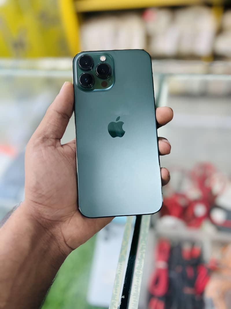 Apple iPhone 13 Pro Max 0