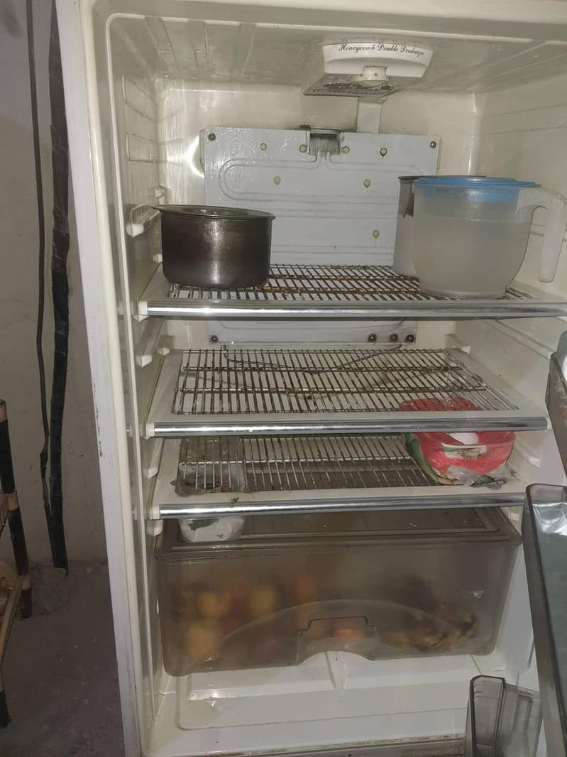 dawlance fridge 1