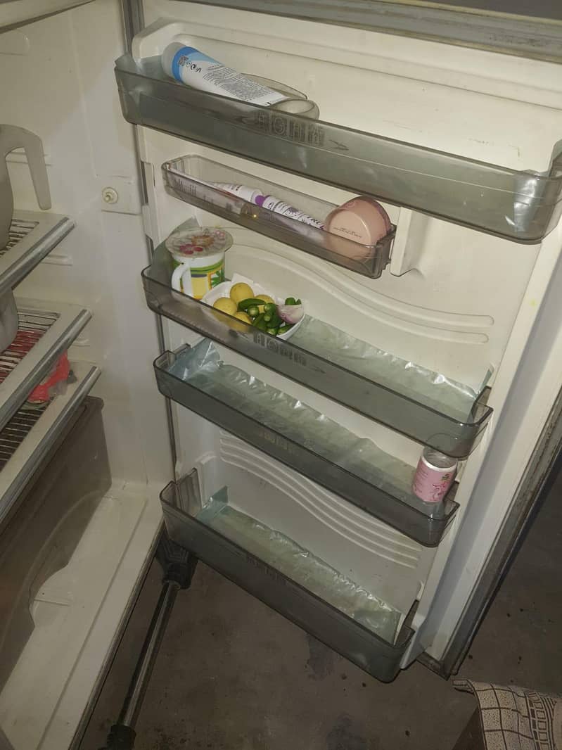 dawlance fridge 2