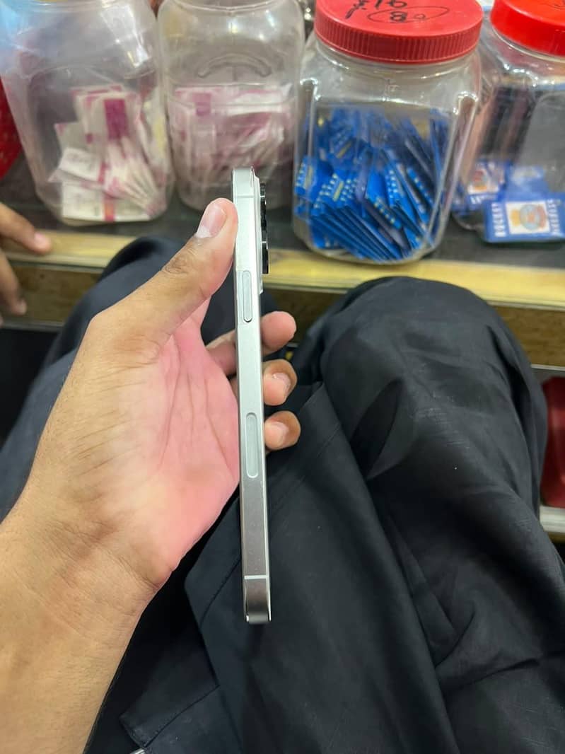 Apple iPhone 13 Pro Max 6