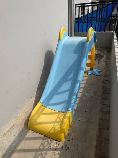Kids slide in excellent condition