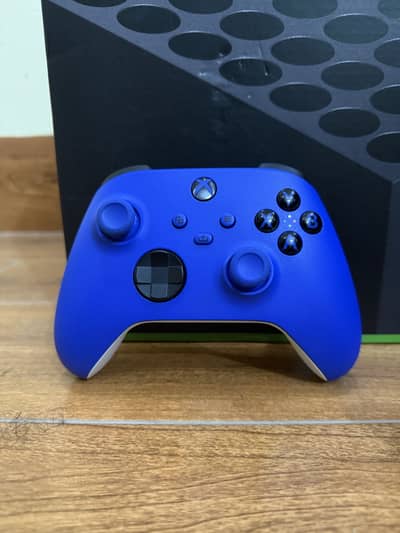 Xbox controller series S|X with original battery.