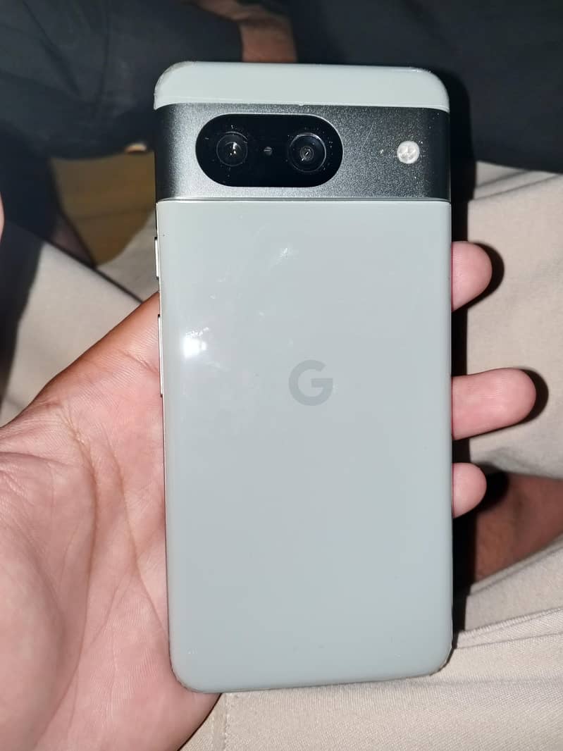 Google Pixel 8 2