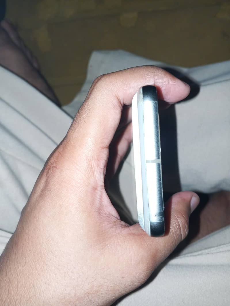 Google Pixel 8 5