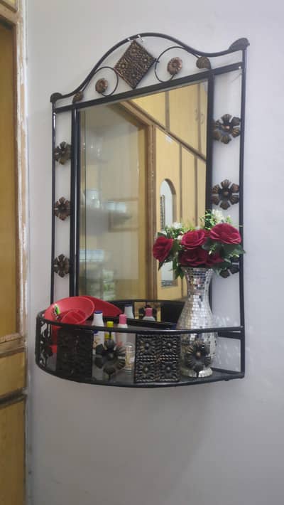 mirror showcase metal design