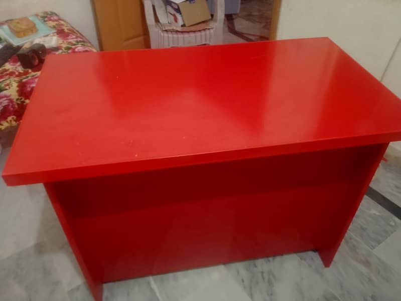 Computer Table – Excellent Condition 0