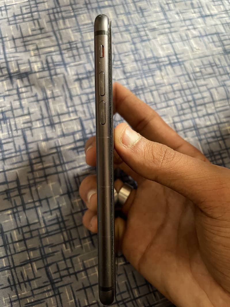 Apple iPhone 8 1