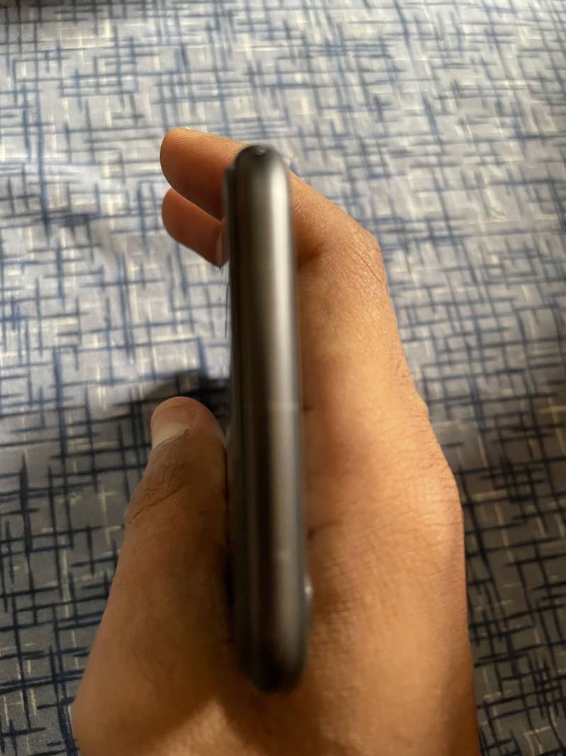 Apple iPhone 8 5