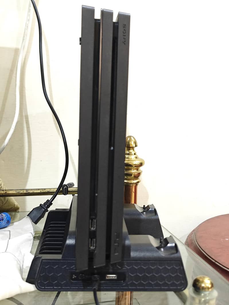 PS4 Pro 1TB 4