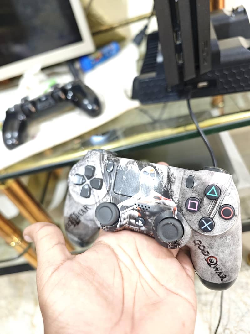 PS4 Pro 1TB 6
