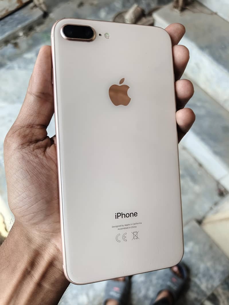 Apple iPhone 8 Plus 0