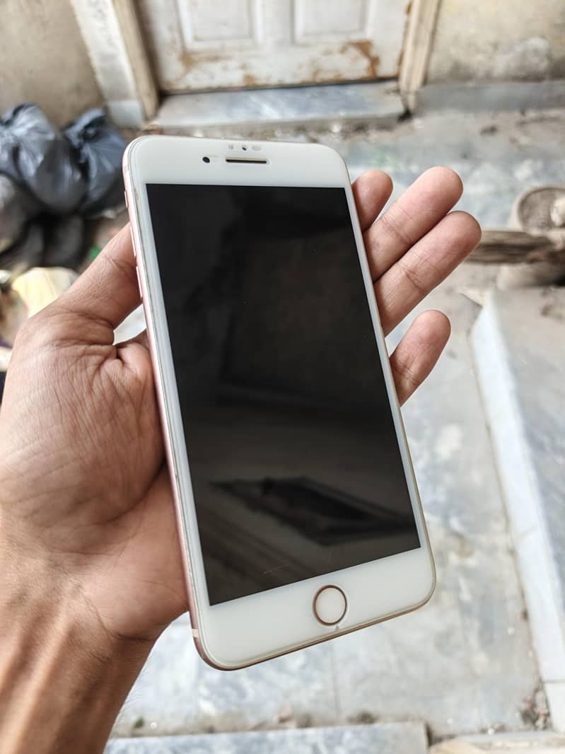 Apple iPhone 8 Plus 1
