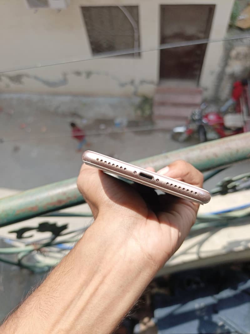 Apple iPhone 8 Plus 2