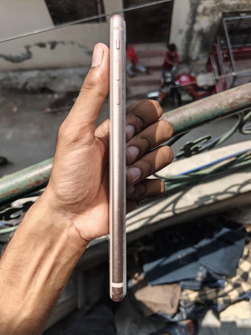 Apple iPhone 8 Plus 3