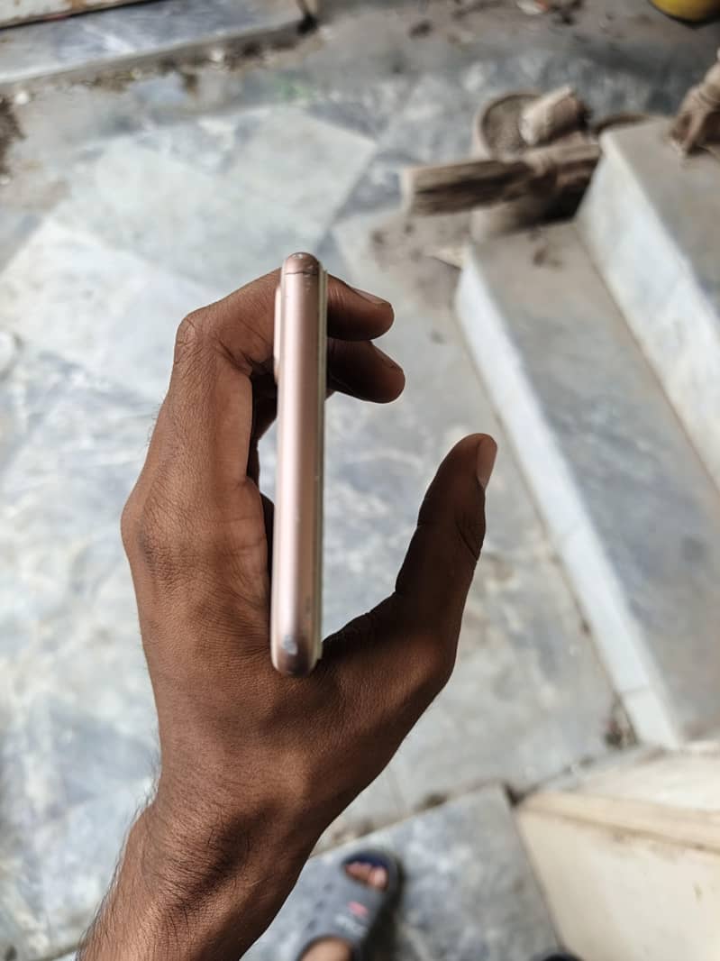 Apple iPhone 8 Plus 5
