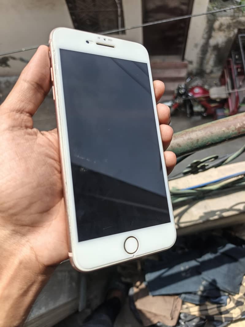 Apple iPhone 8 Plus 6