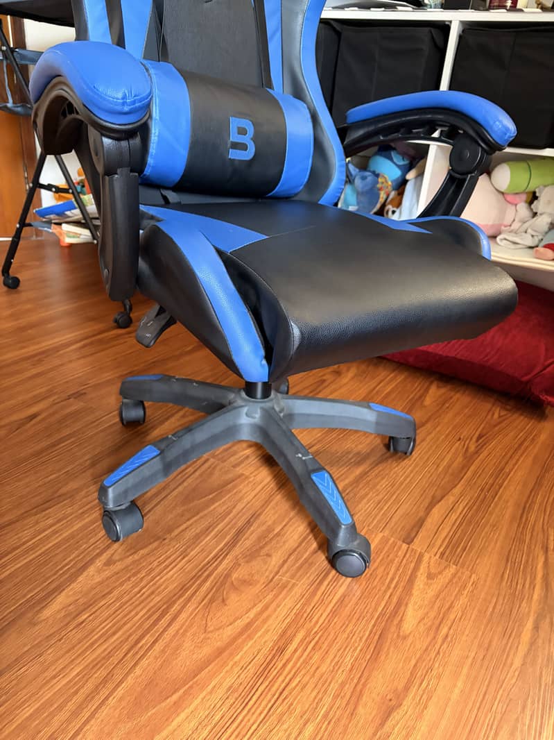 Computer chair 1