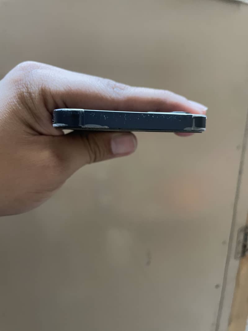 Apple iPhone 12 2