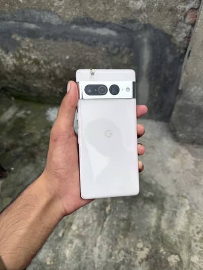 Google Pixel 7 Pro Display dot